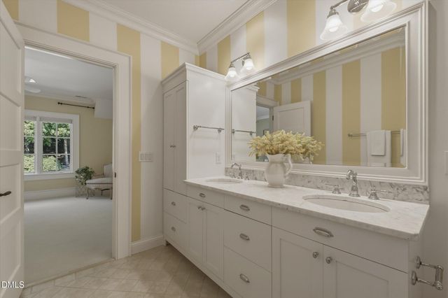 11417 Governors Drive, Chapel Hill, NC 27517