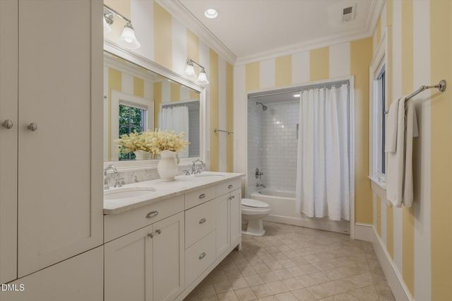 11417 Governors Drive, Chapel Hill, NC 27517