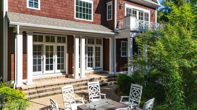 11417 Governors Drive, Chapel Hill, NC 27517