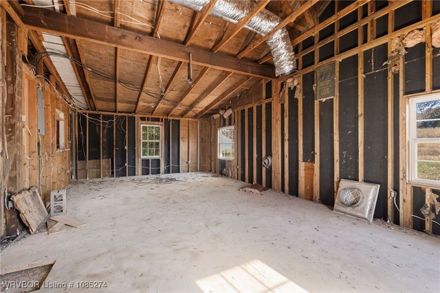 654 Walker Mountain Road, Booneville, AR 72927