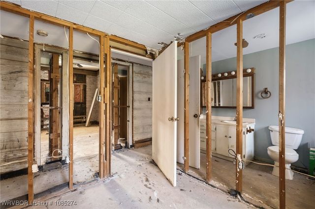 654 Walker Mountain Road, Booneville, AR 72927