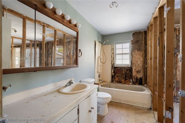 654 Walker Mountain Road, Booneville, AR 72927