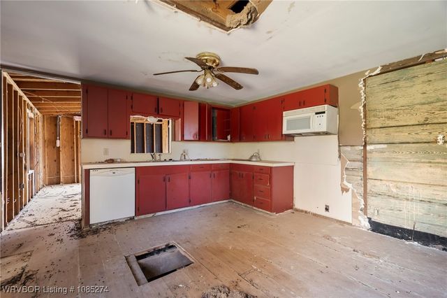 654 Walker Mountain Road, Booneville, AR 72927