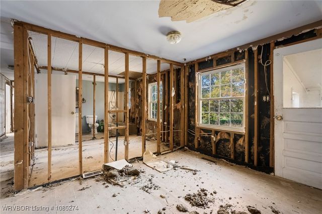 654 Walker Mountain Road, Booneville, AR 72927