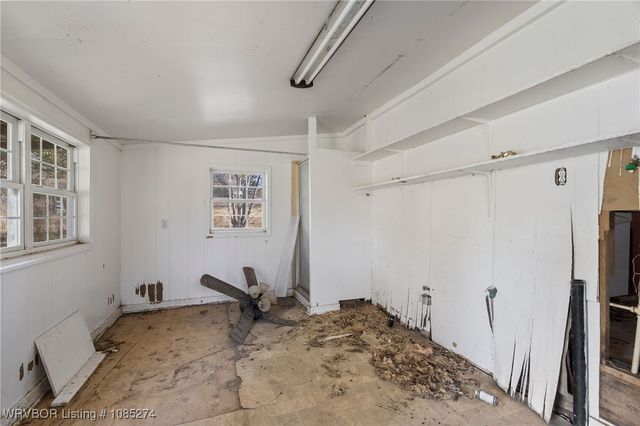 654 Walker Mountain Road, Booneville, AR 72927