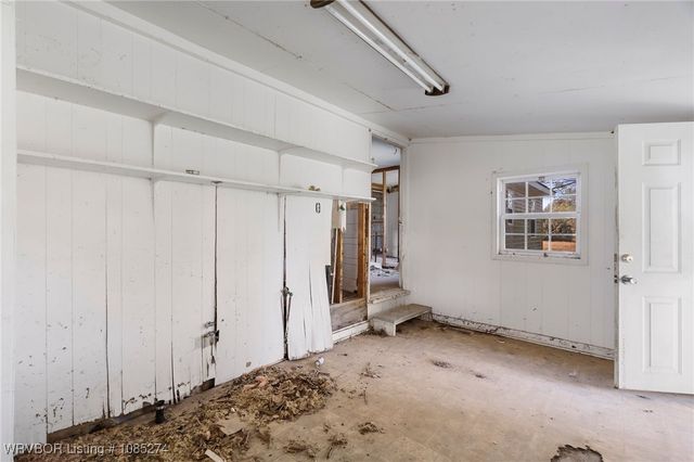 654 Walker Mountain Road, Booneville, AR 72927