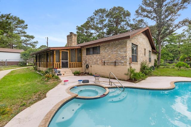 205 Kamakoa LN, Bastrop, TX 78602