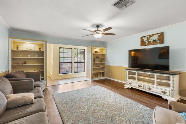205 Kamakoa LN, Bastrop, TX 78602