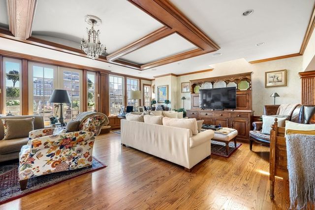 95 Beacon St 12, Boston, MA 02108