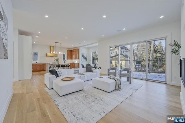 421 Sylvan Place, Haworth, NJ 07641