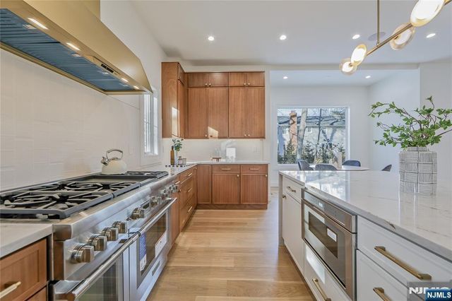 421 Sylvan Place, Haworth, NJ 07641