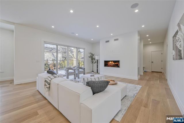 421 Sylvan Place, Haworth, NJ 07641