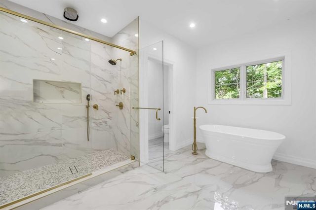 421 Sylvan Place, Haworth, NJ 07641