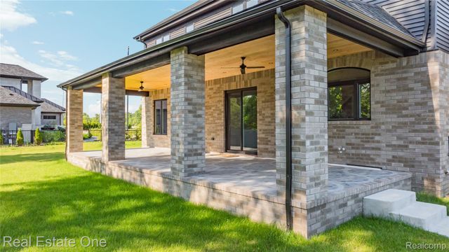 5321 Rochester Road, Troy, MI 48058