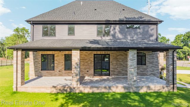 5321 Rochester Road, Troy, MI 48058