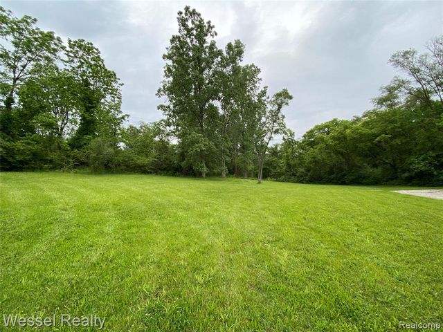 31 Mile Road, Washington, MI 48095