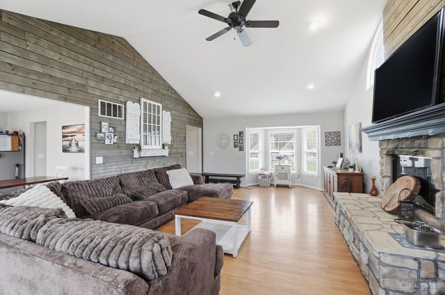 478 Eagleview Drive, Hidden Valley, IN 47025