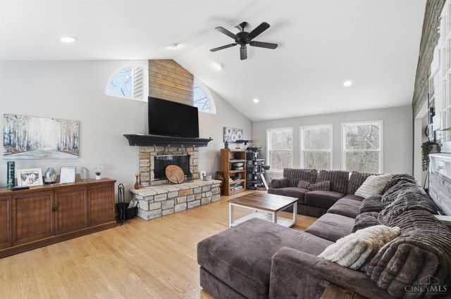 478 Eagleview Drive, Hidden Valley, IN 47025