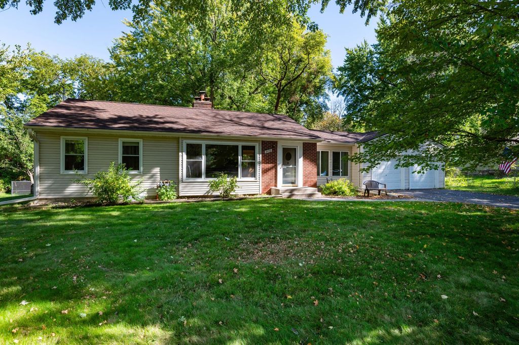 2650 Nathan Lane N, Plymouth, MN 55441 — exterior