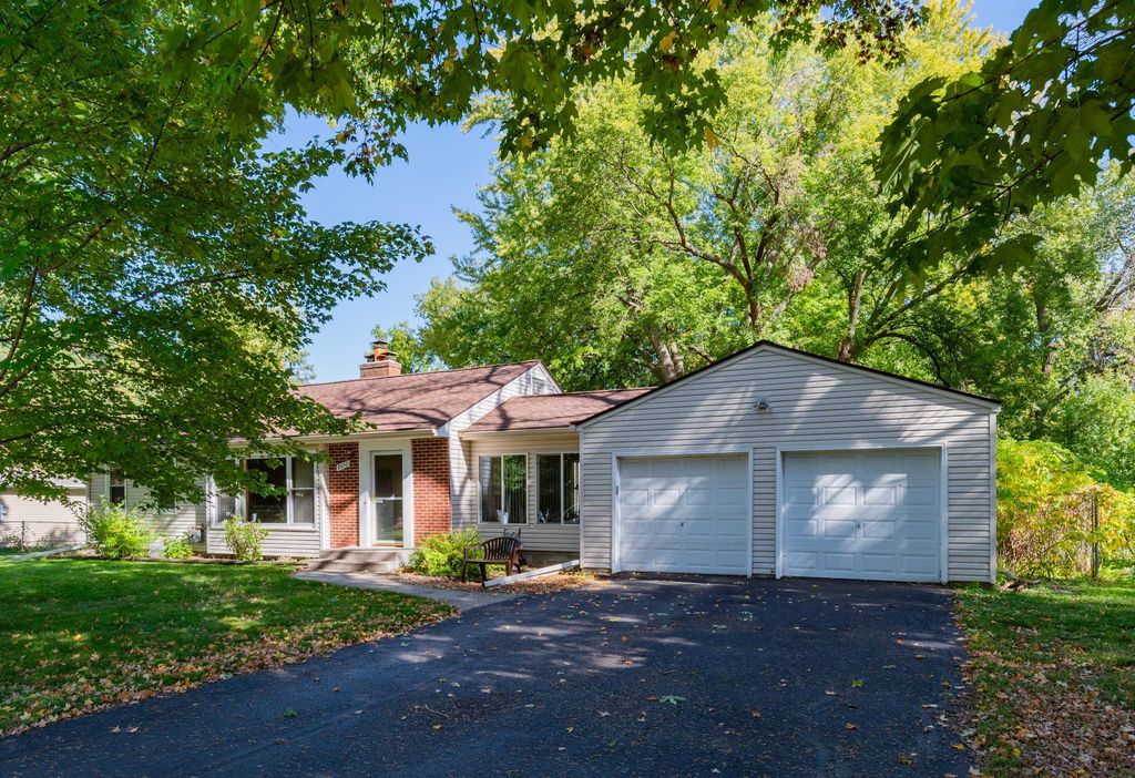 2650 Nathan Lane N, Plymouth, MN 55441 — photo 2