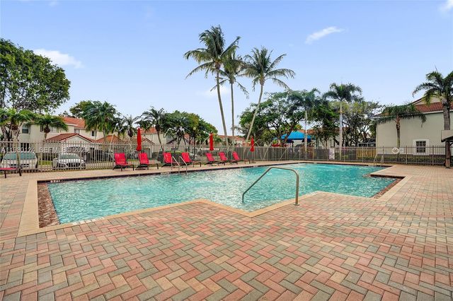 3643 San Simeon Cir, Weston, FL 33331