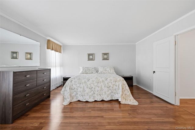 506 Lancaster Court, Ridge, NY 11961