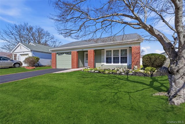 506 Lancaster Court, Ridge, NY 11961