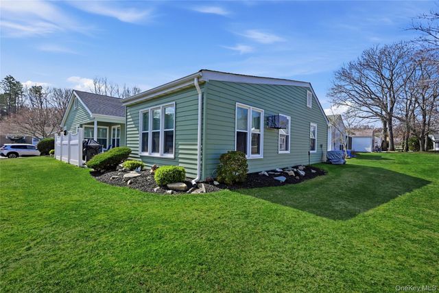 506 Lancaster Court, Ridge, NY 11961