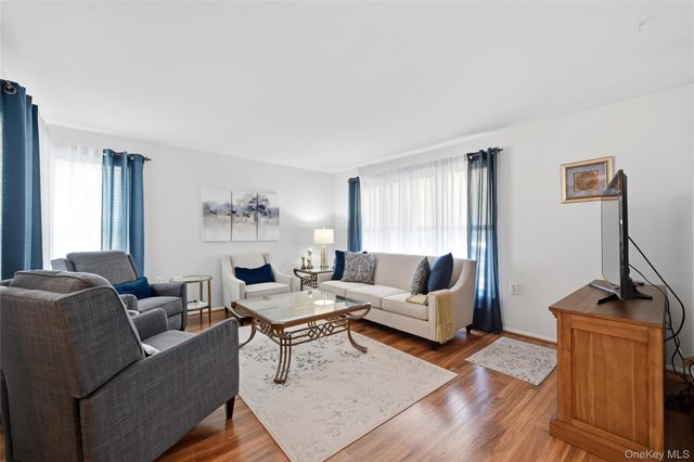 506 Lancaster Court, Ridge, NY 11961