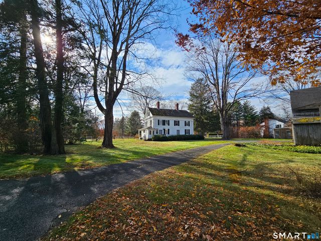 28 School Street, Woodbury, CT 06798