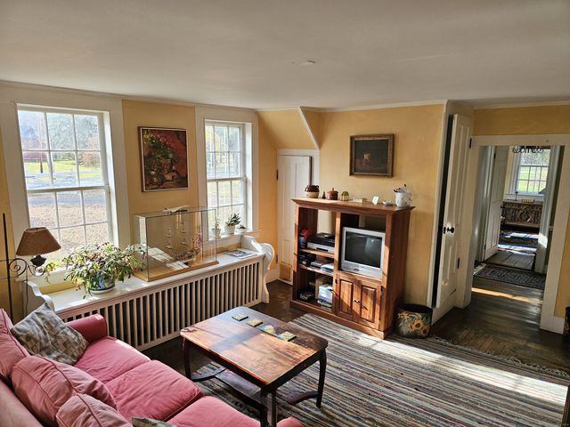 28 School Street, Woodbury, CT 06798