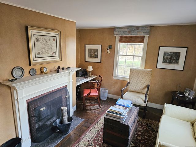 28 School Street, Woodbury, CT 06798