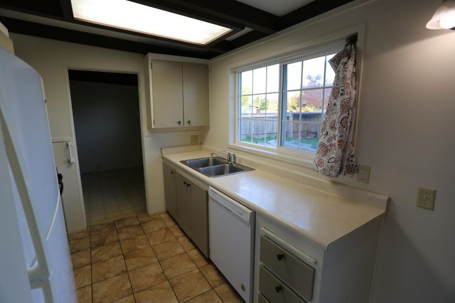 3408 Middlefield Lane, Myrtletown, CA 95501