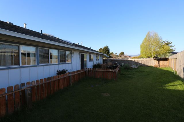 3408 Middlefield Lane, Myrtletown, CA 95501