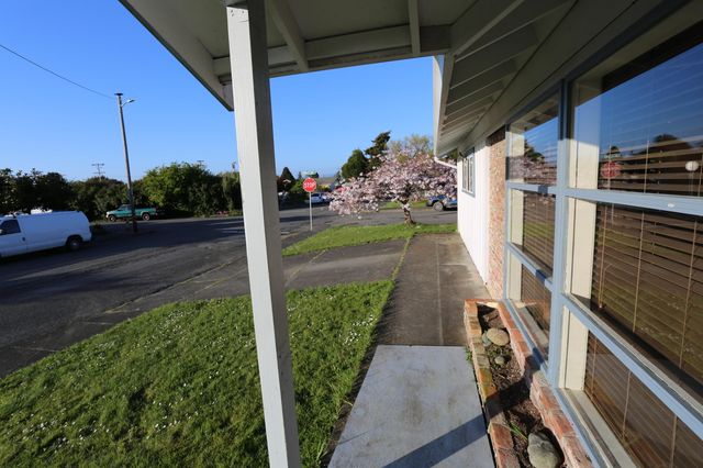 3408 Middlefield Lane, Myrtletown, CA 95501