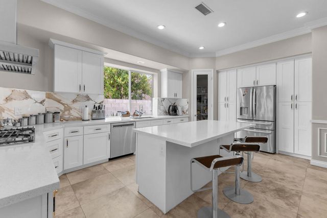 6 Voltaire Court, Rancho Mirage, CA 92270