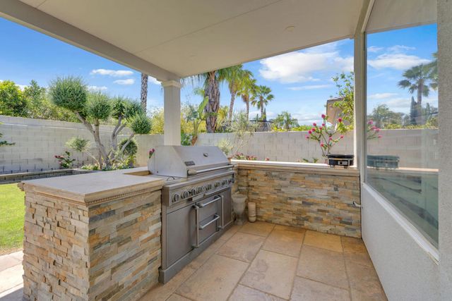6 Voltaire Court, Rancho Mirage, CA 92270