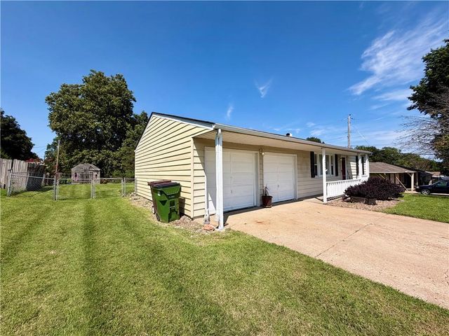 10604 E 75 Street, Raytown, MO 64138