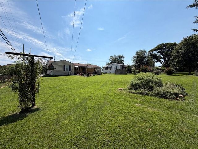 10604 E 75 Street, Raytown, MO 64138