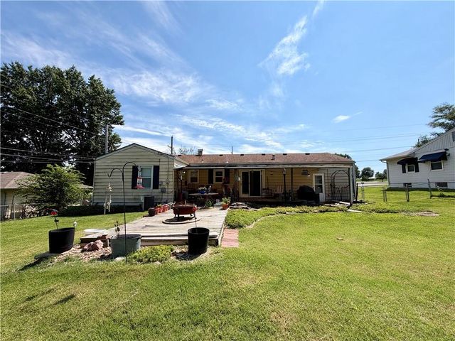 10604 E 75 Street, Raytown, MO 64138
