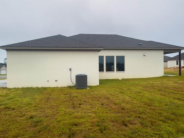 300 Alyece Ln, Hensley, AR 72065