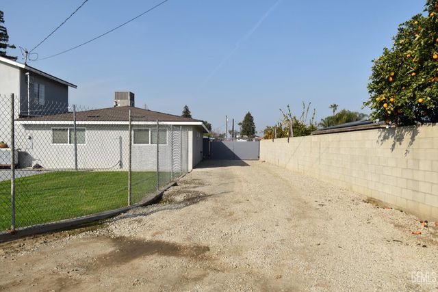 4225 De Ette Avenue, Bakersfield, CA 93313