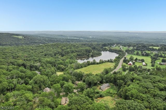 135 Millbrook Rd, Hardwick Twp., NJ 07825