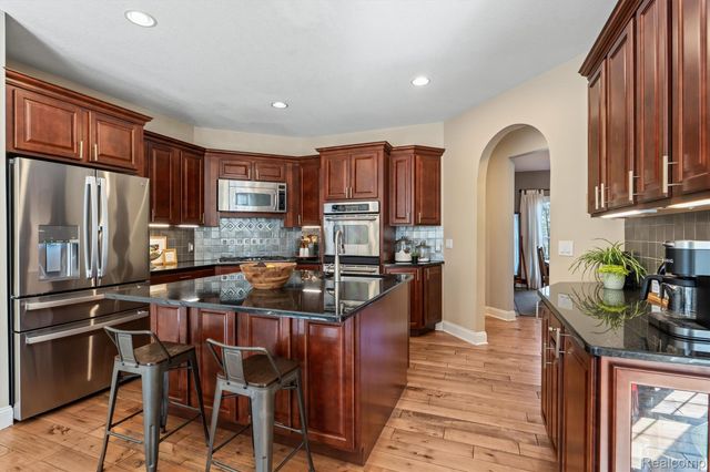 8473 Deerwood Road, Independence Charter Township, MI 48348