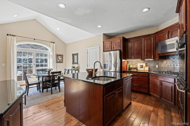 8473 Deerwood Road, Independence Charter Township, MI 48348