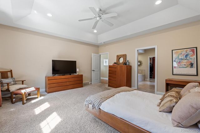 8473 Deerwood Road, Independence Charter Township, MI 48348