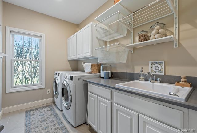 8473 Deerwood Road, Independence Charter Township, MI 48348