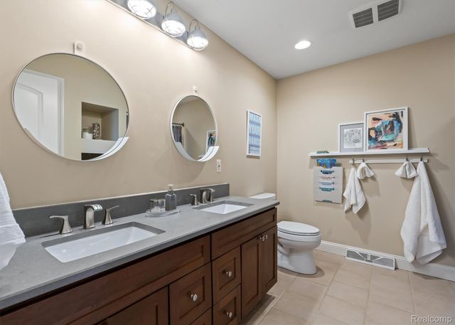 8473 Deerwood Road, Independence Charter Township, MI 48348