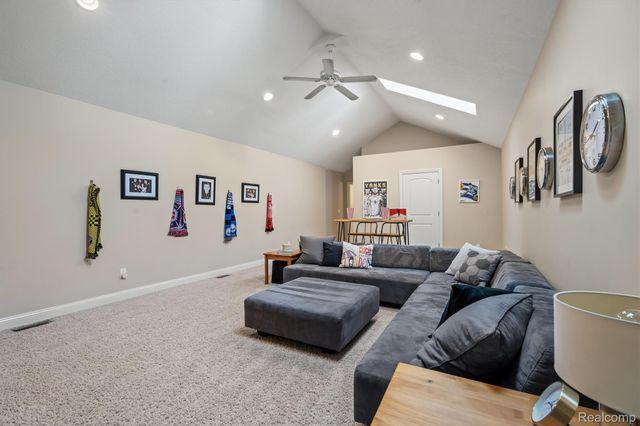 8473 Deerwood Road, Independence Charter Township, MI 48348