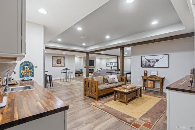 8473 Deerwood Road, Independence Charter Township, MI 48348